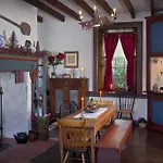 Colonial Crossroads B&B