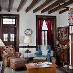 Colonial Crossroads B&B